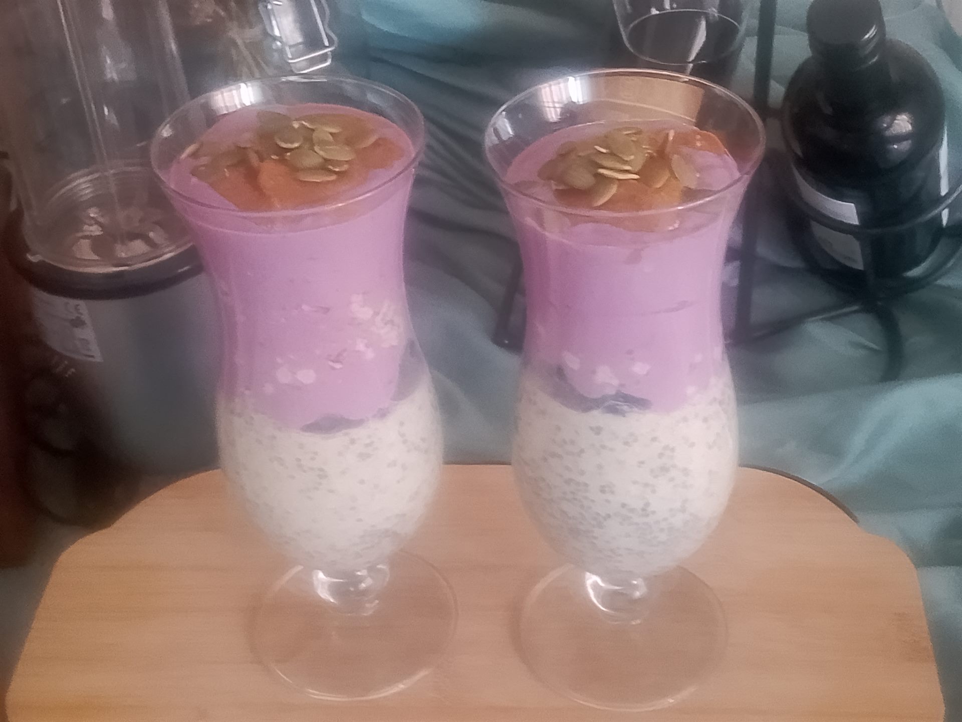 Bosbessen overnight oats met chiazaad en pompoenpitten